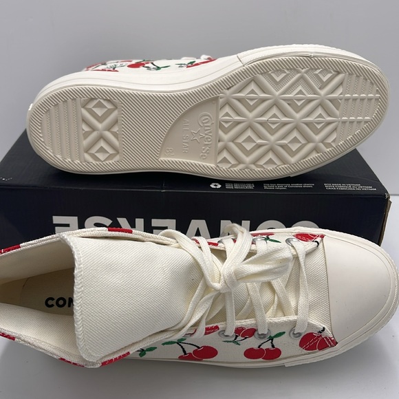 Converse WMNS CTAS LIFT HI
EGRET/RED/GREEN Cherry A08096C Platforms Sneakers - Picture 3 of 16